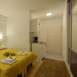 Apartment With Parking Space - 15440 *