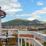 Apartment With Parking Space - 15440 *