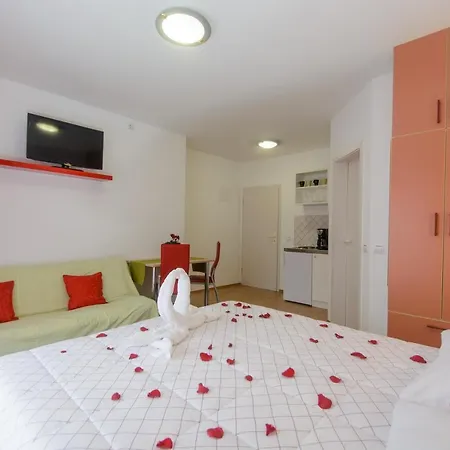 شقة With Parking Space - 15440