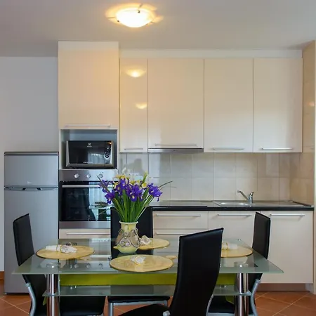 With Parking Space - 15440 شقة *