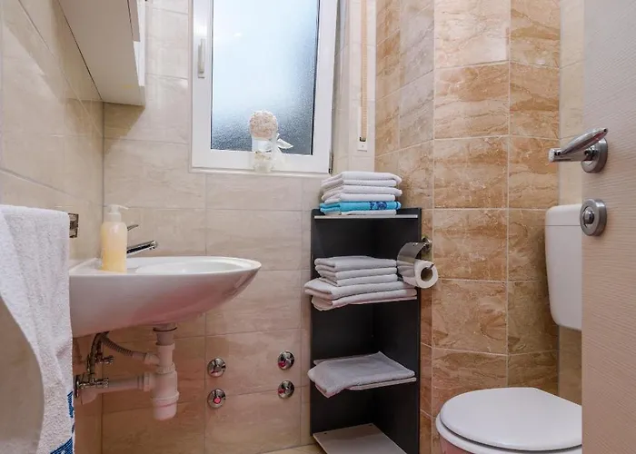 With Parking Space - 15440 Appartement Trogir