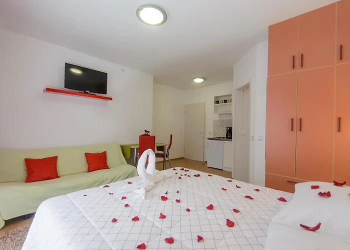 Appartement With Parking Space - 15440