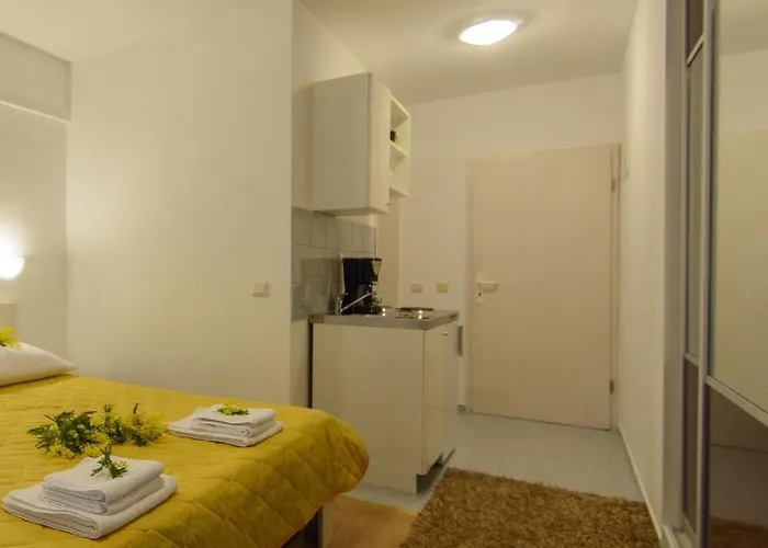 Appartement With Parking Space - 15440 *