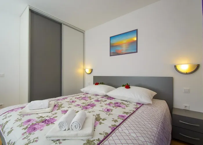 Appartement With Parking Space - 15440