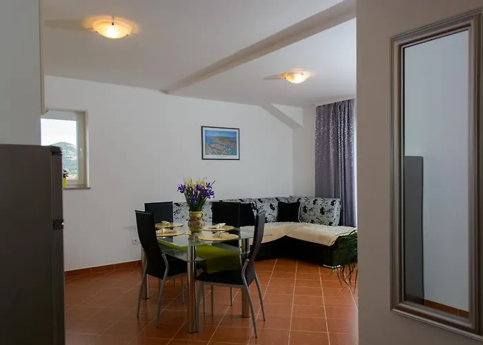 Appartement With Parking Space - 15440