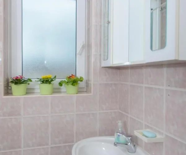 Appartement With Parking Space - 15440